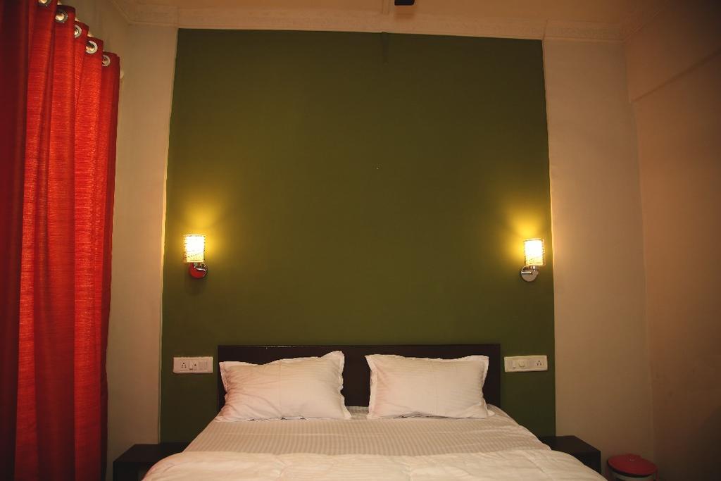 Elite Inn Lonavla Zewnętrze zdjęcie