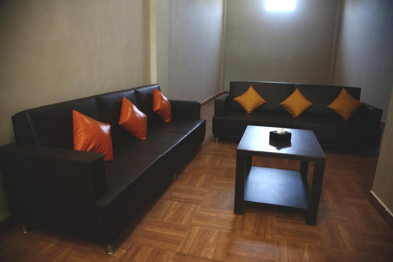Elite Inn Lonavla Zewnętrze zdjęcie