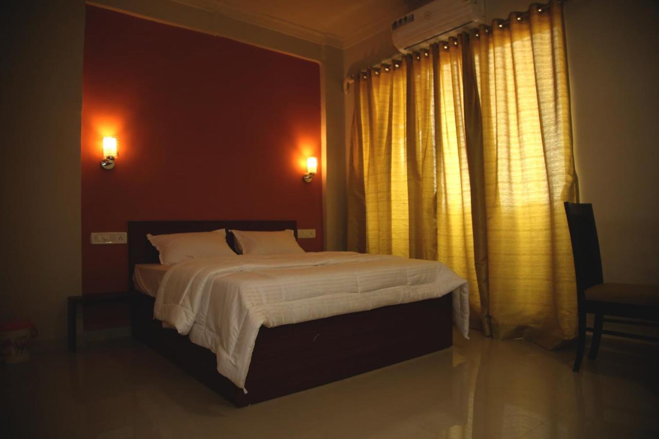 Elite Inn Lonavla Zewnętrze zdjęcie