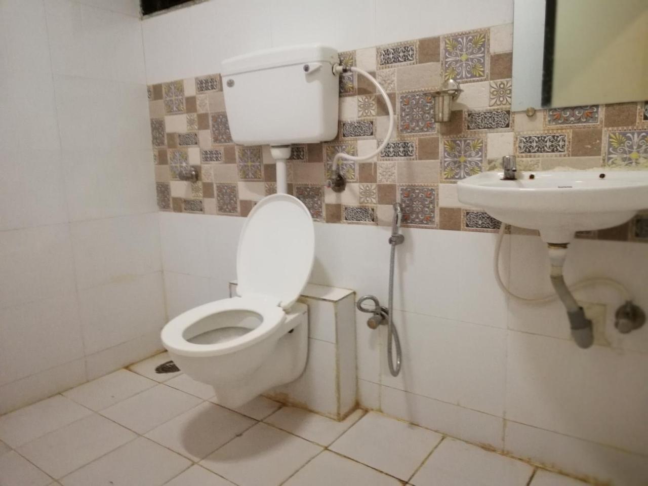 Elite Inn Lonavla Zewnętrze zdjęcie